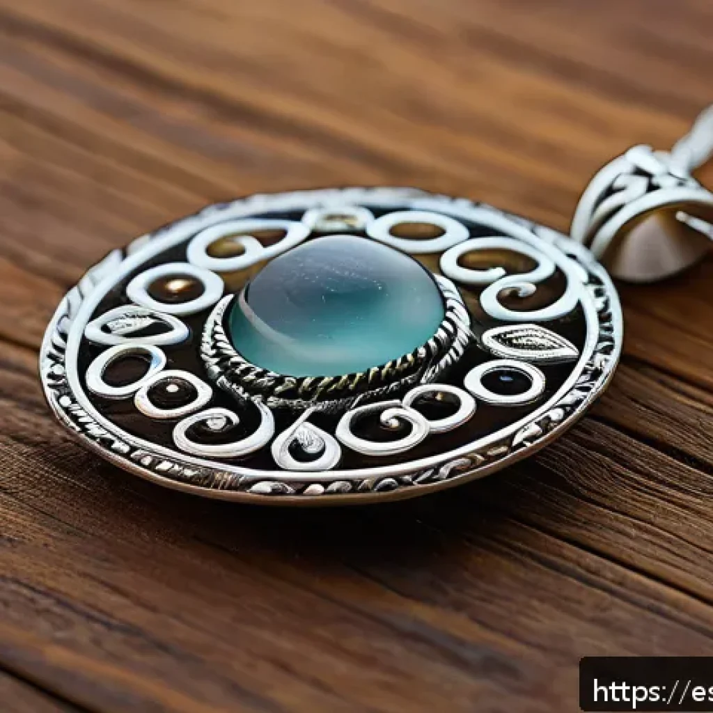 수공예 고급 악세서리 디자인 - A close-up of a handcrafted contemporary silver necklace featuring intricate filigree work combined ...