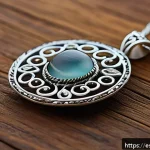 수공예 고급 악세서리 디자인 - A close-up of a handcrafted contemporary silver necklace featuring intricate filigree work combined ...